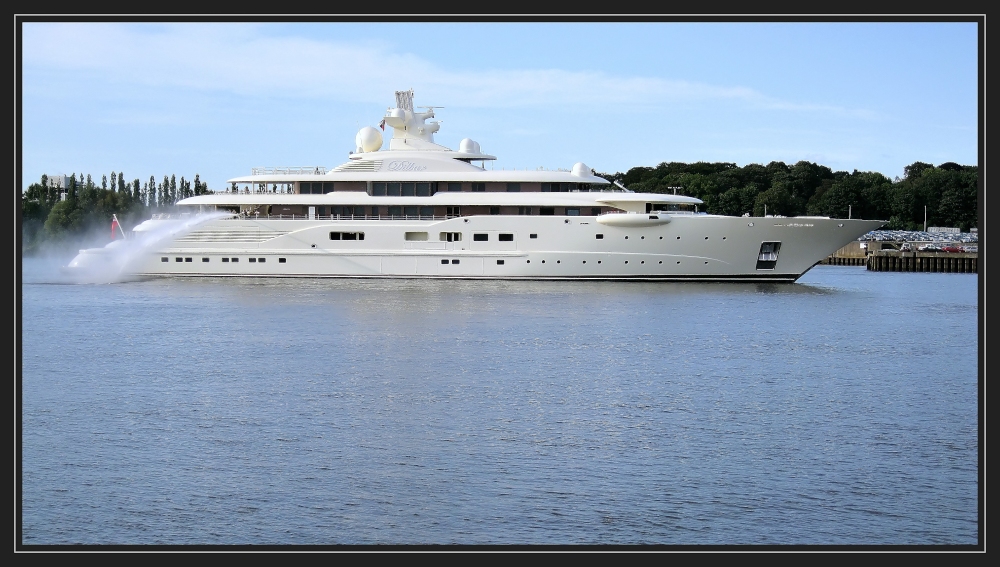 Megayacht "DILBAR"