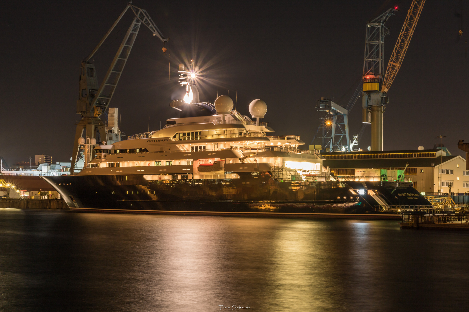 Megayacht “Octopus“