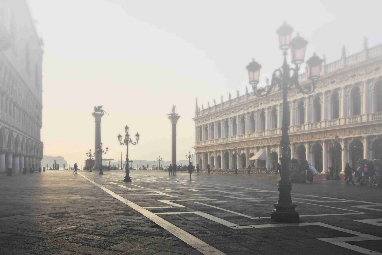 Meglio di mattina,all'alba.