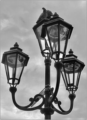 Mehrarmige Straßenlaterne