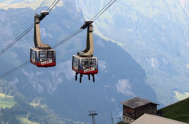 Mehrere Luftseilbahnen im Titlisgebiet