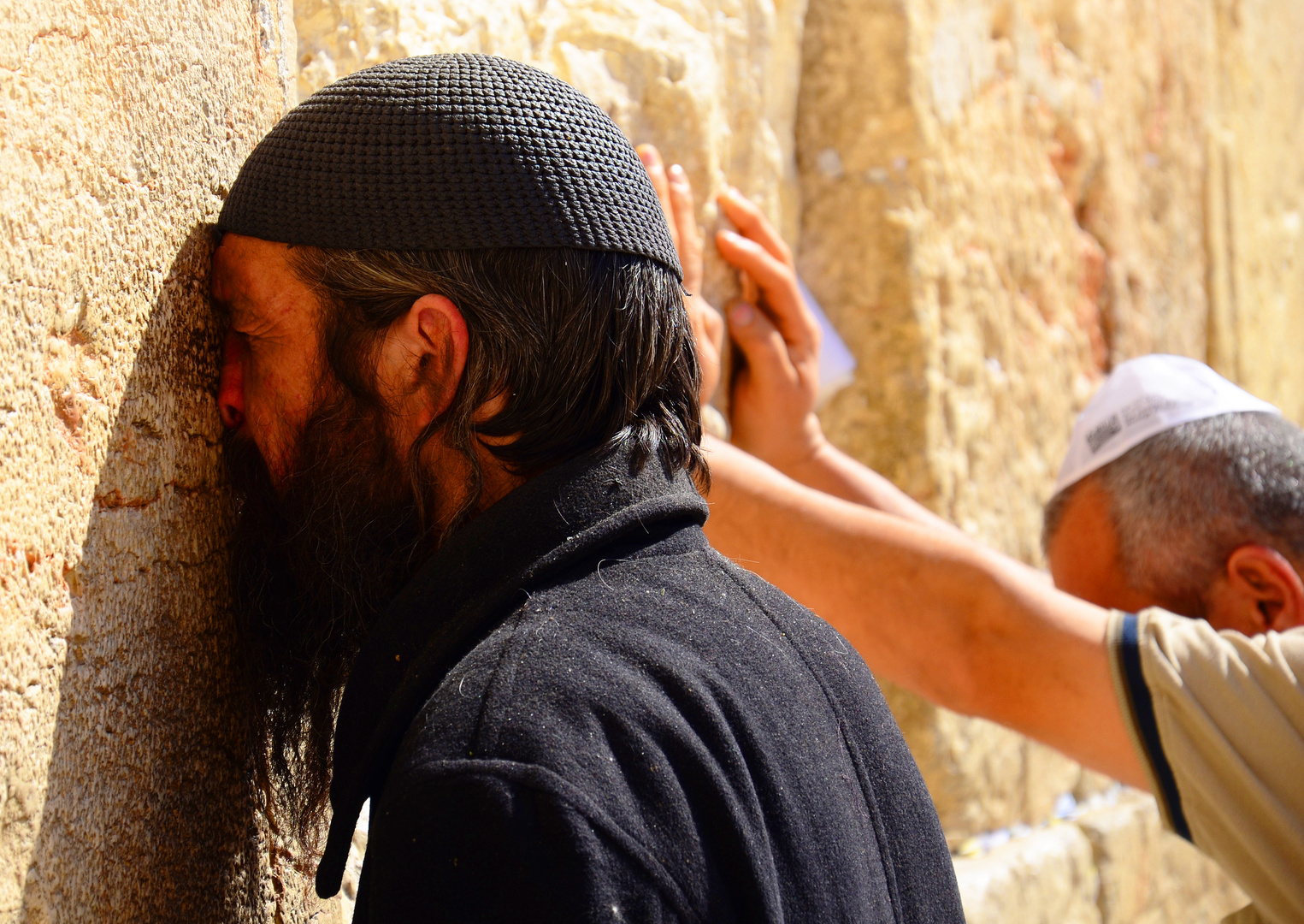 Mein alter Bekannter im Gebet an der Westmauer bzw. Klagemauer in Jerusalem