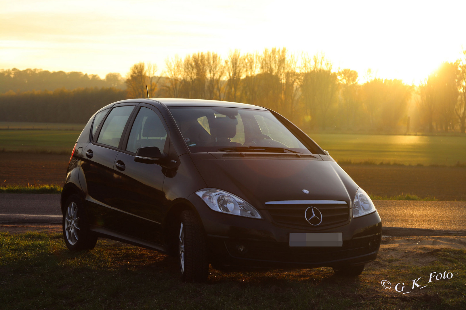 Mein Auto gestern im Sonnenuntergang am Niederrhein