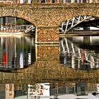 Mein Beitrag zum Spiegeltag -Brücke und Bogen im Wasserbild gespiegelt 