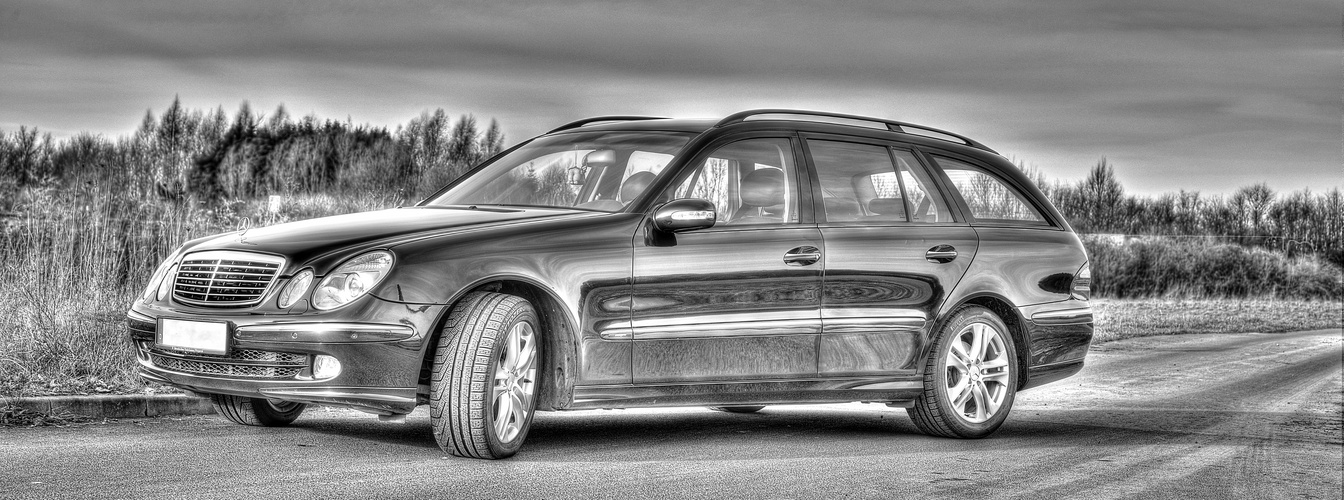 Mein Benz mal in sw und HDR - war mal ein Test