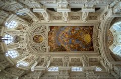 Mein "Blick nach Oben " im Chor vom Stephansdom zu Passau