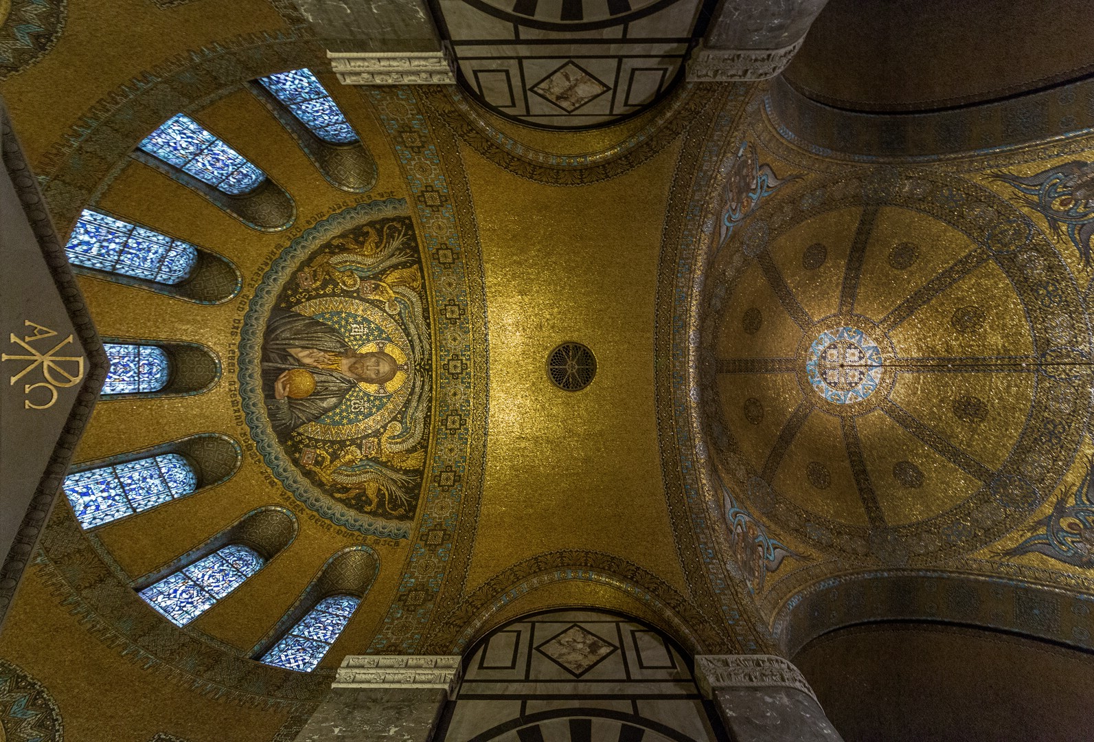 Mein "Blick nach Oben " in der Erlöserkirche (Bad Homburg) 