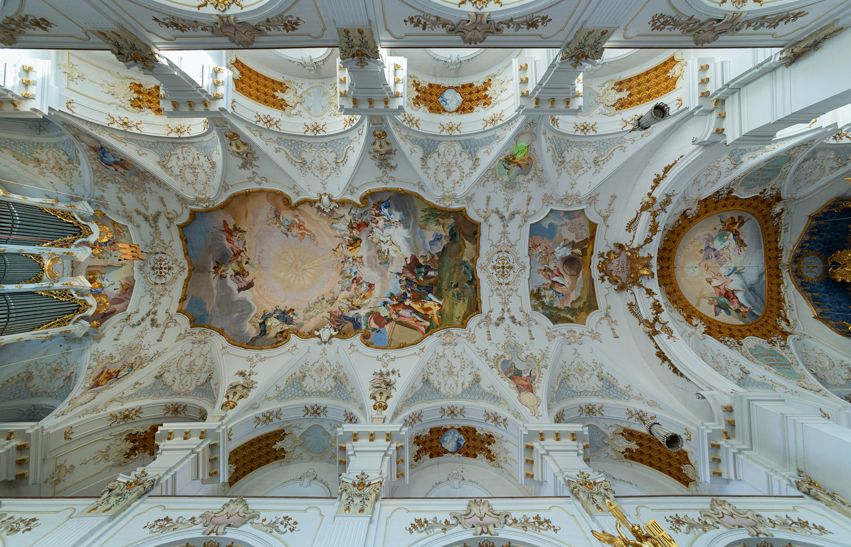  Mein "Blick nach oben in der Klosterkirche Mariä Himmelfahrt Dietramszell