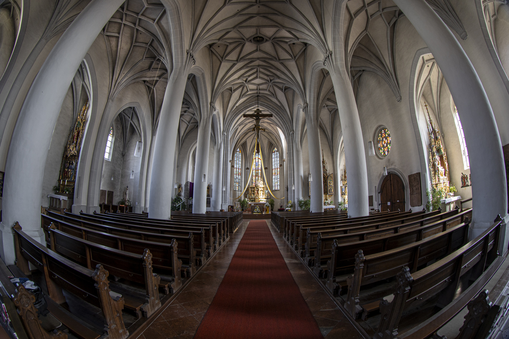 Mein Blick zum Altar durch das Fisheye 