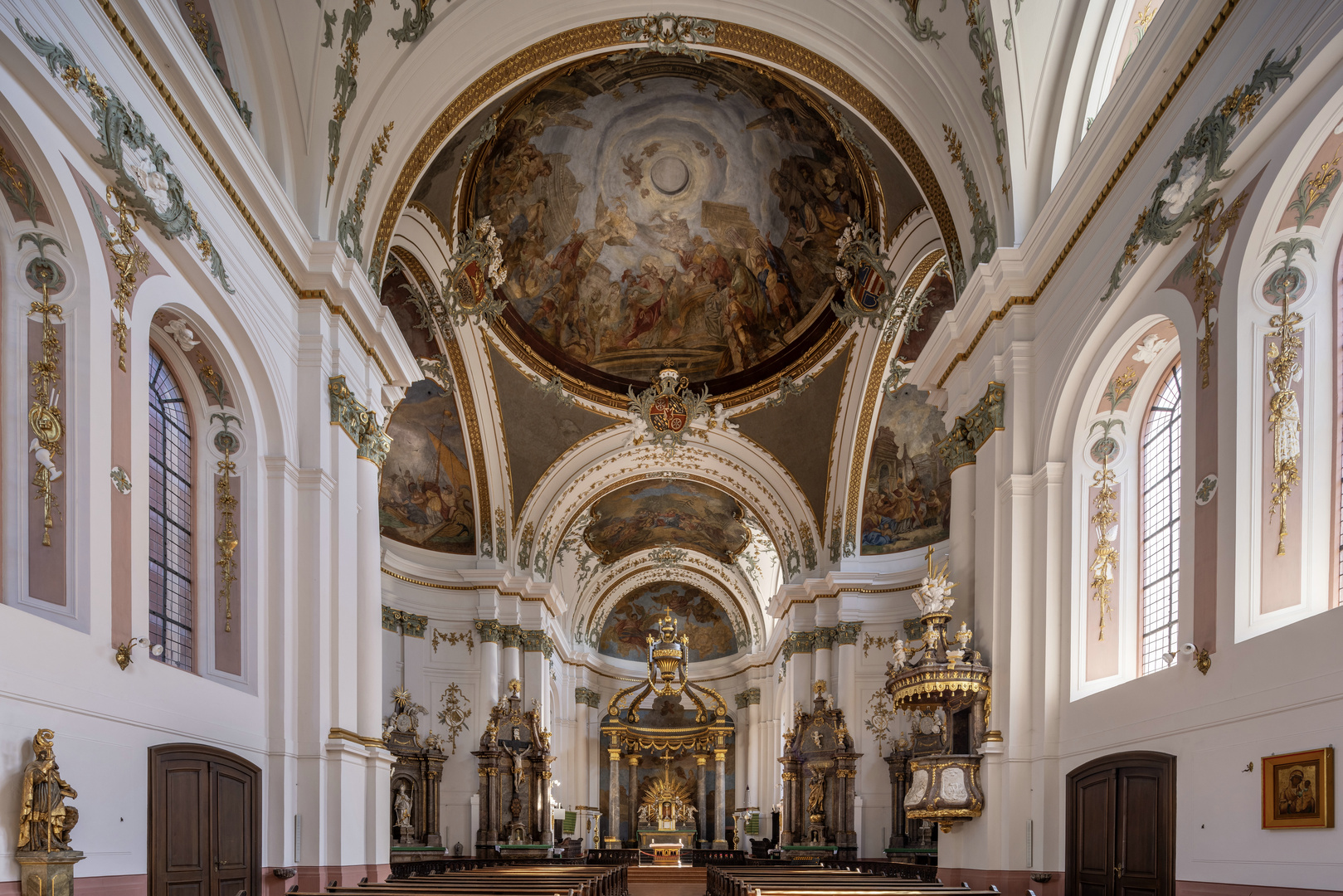  Mein Blick zum Chor in der Pfarrkirche St. Ignaz (Mainz)