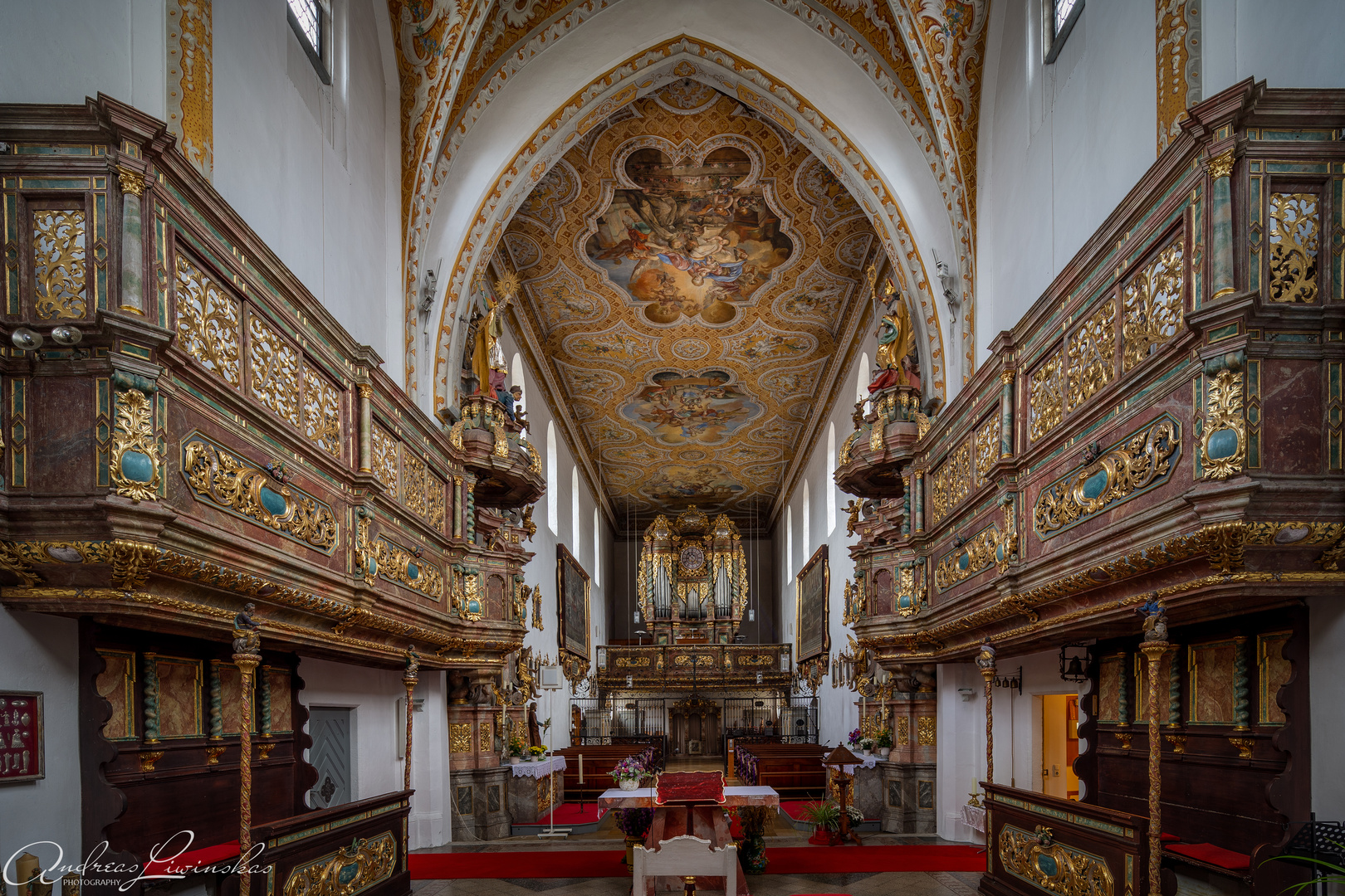   Mein "Blick zur Orgel" in derWallfahrtskirche Sossau (Straubing) 