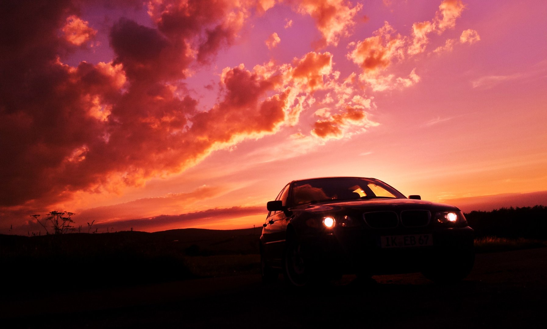 Mein BMW im Sonnenuntergang