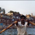 Mein Bootsführer am Ganges
