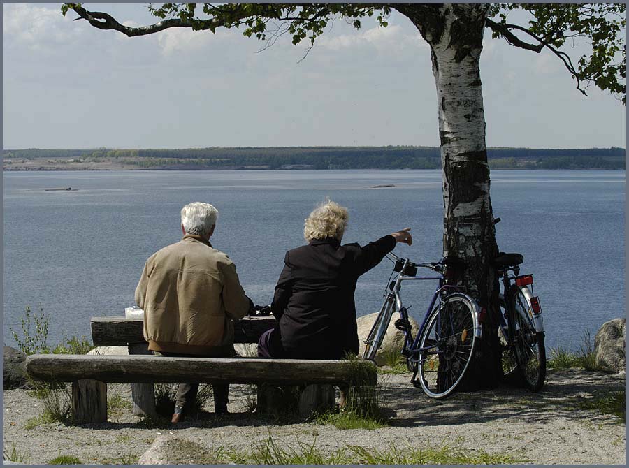 "mein elternhaus . . . dort auf dem grunde des sees...