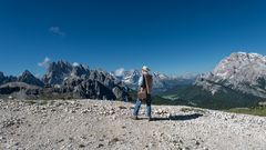  Mein Freund Franz, mit Blick  auf den Cima Cadin di San Lucano (2839 m).