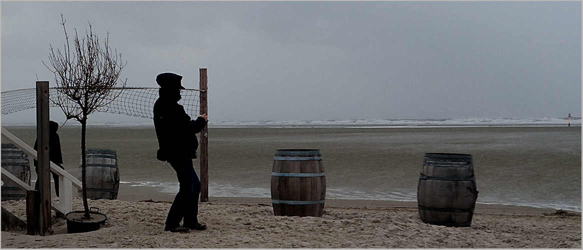 Mein Freund...mit dem Winde im schwachen Rücken...beim Fässer-Shooting...