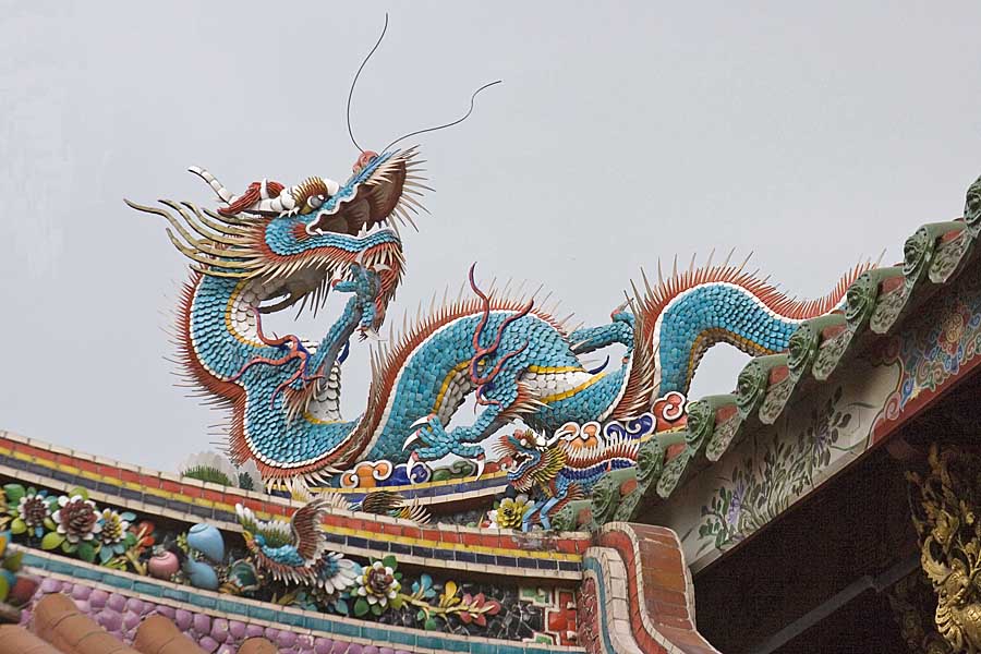 Mein Glücksdrachen auf einem Tempel von Taipeh