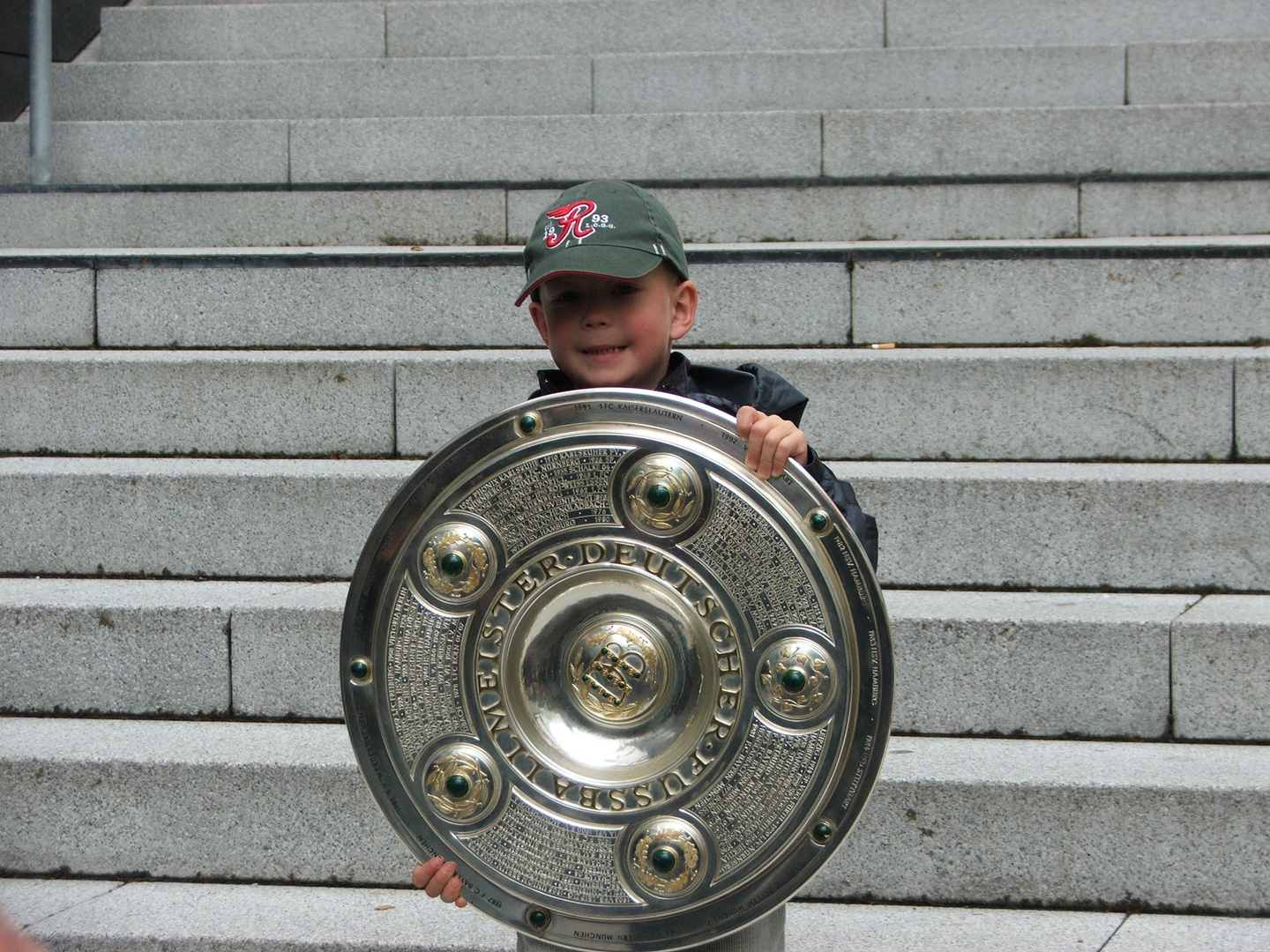 Mein kleiner Meister mit der Schale 2007 - VfB Stuttgart