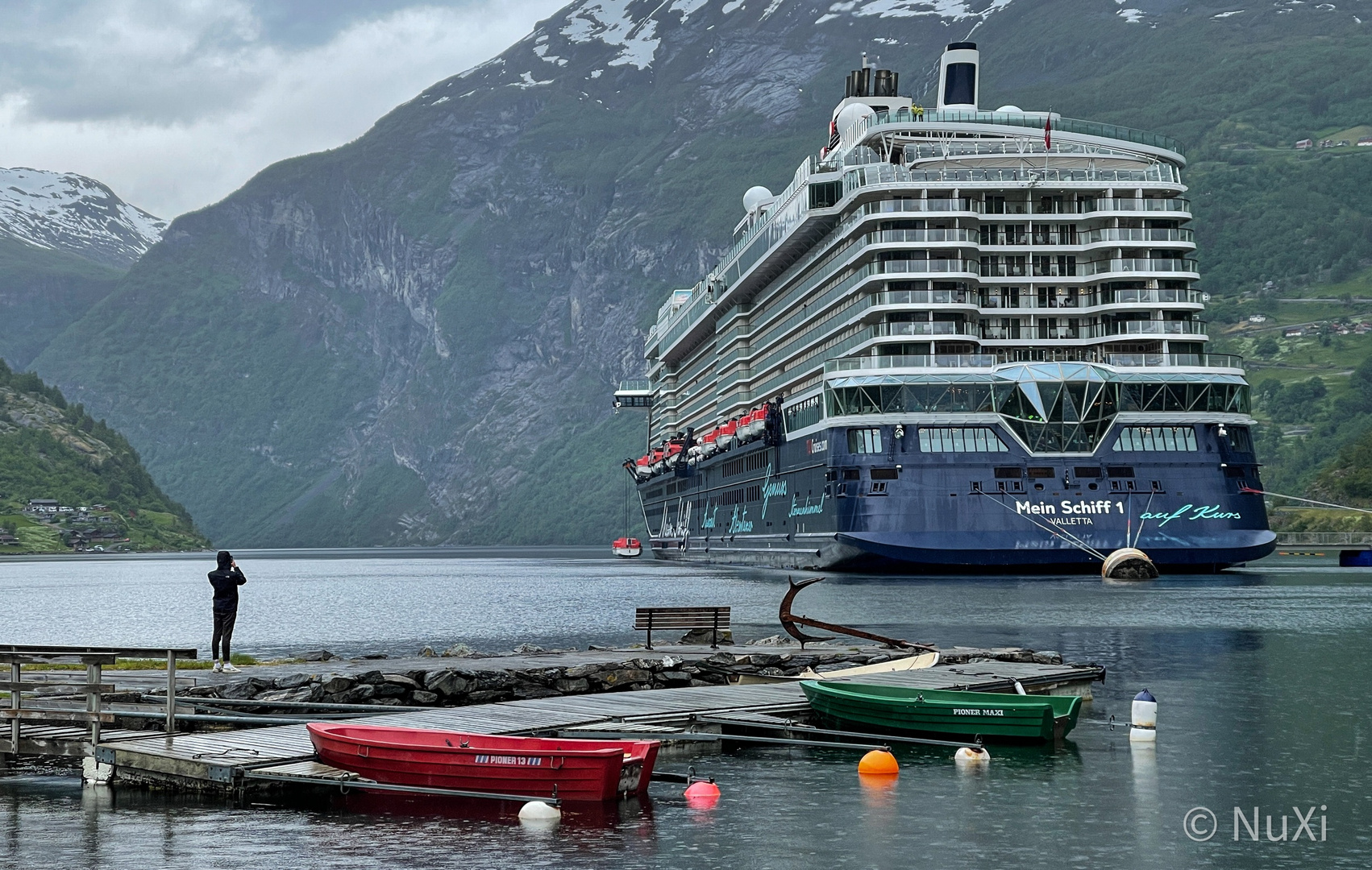 MEIN SCHIFF 1 IM FJORD 