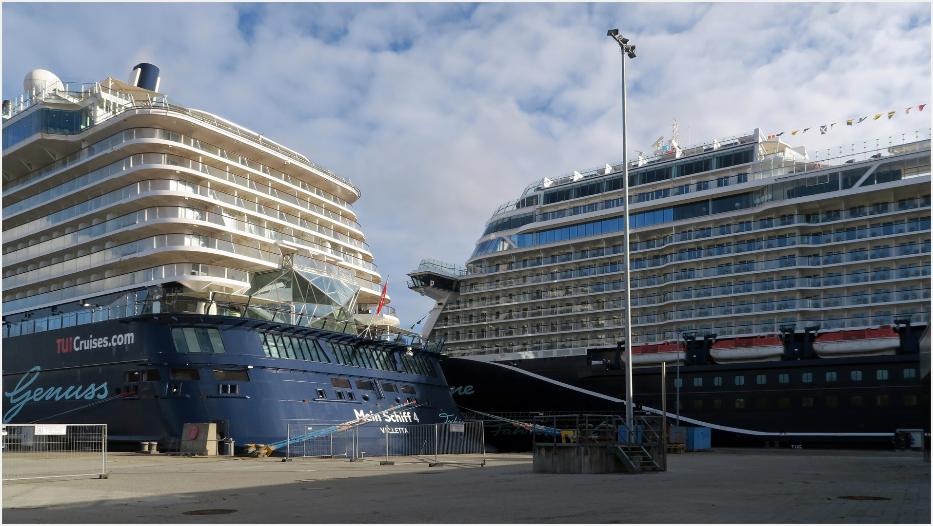 Mein Schiff 1 und 4 in Kiel