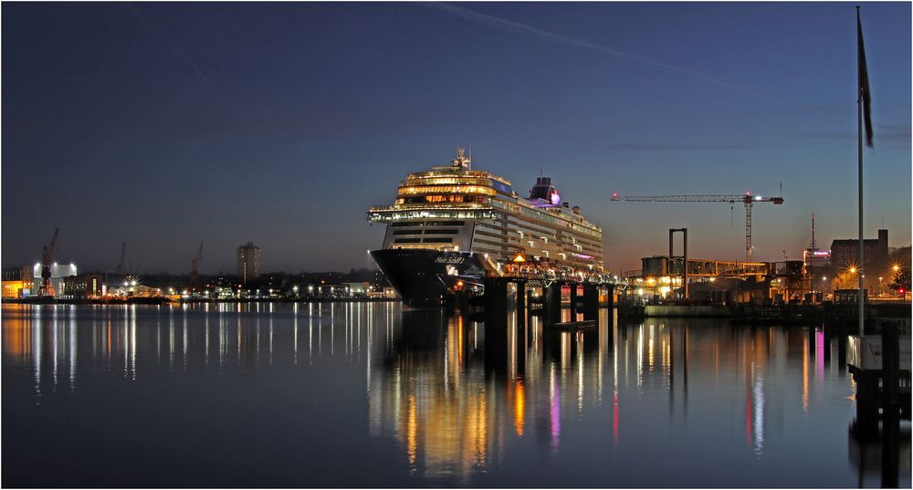 Mein Schiff 2 "Brand new" first Start in Kiel