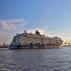 Mein Schiff 2 im Hamburger Hafen