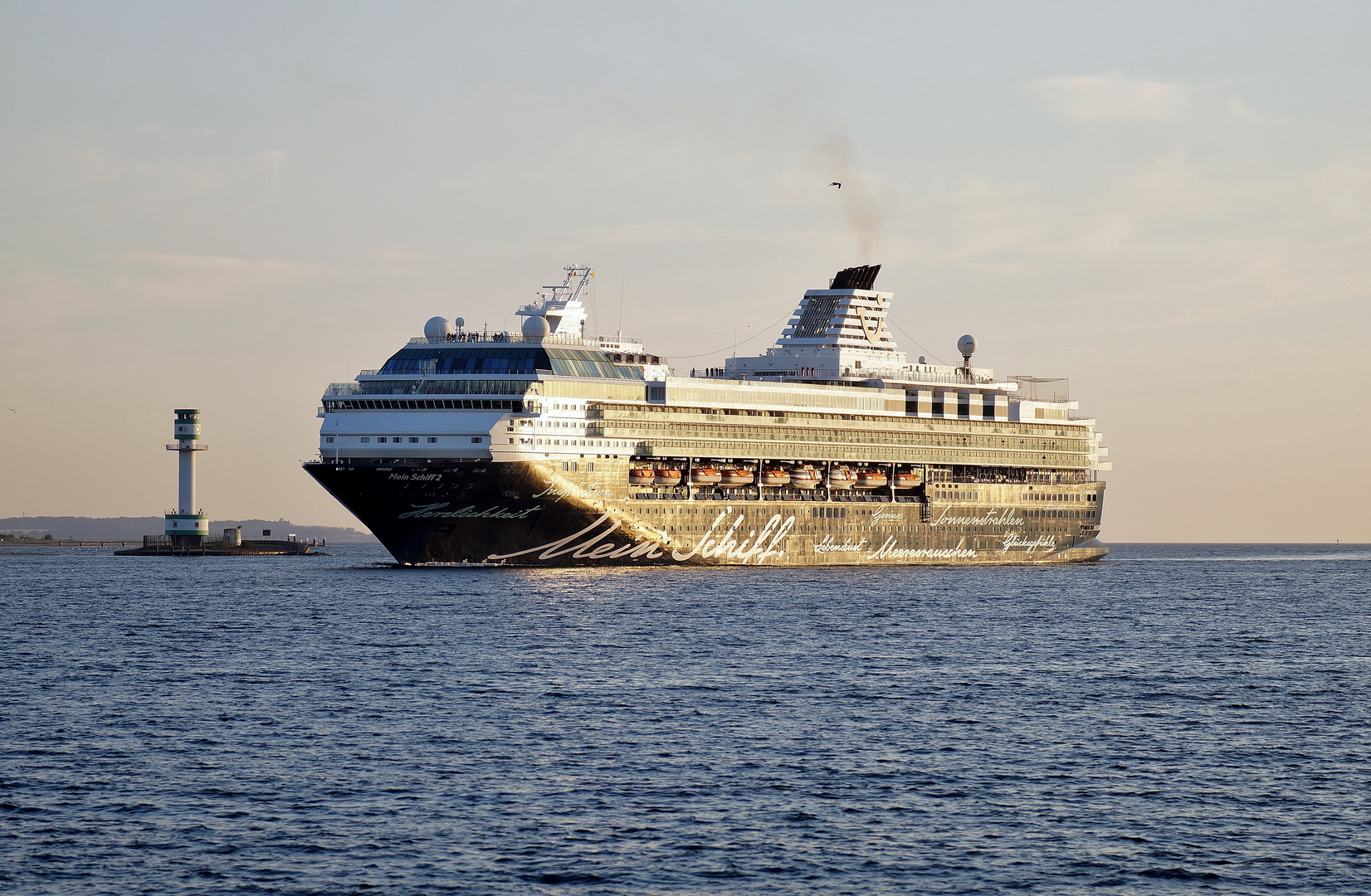 Mein Schiff 2 läuft in Kiel ein / Bild 4