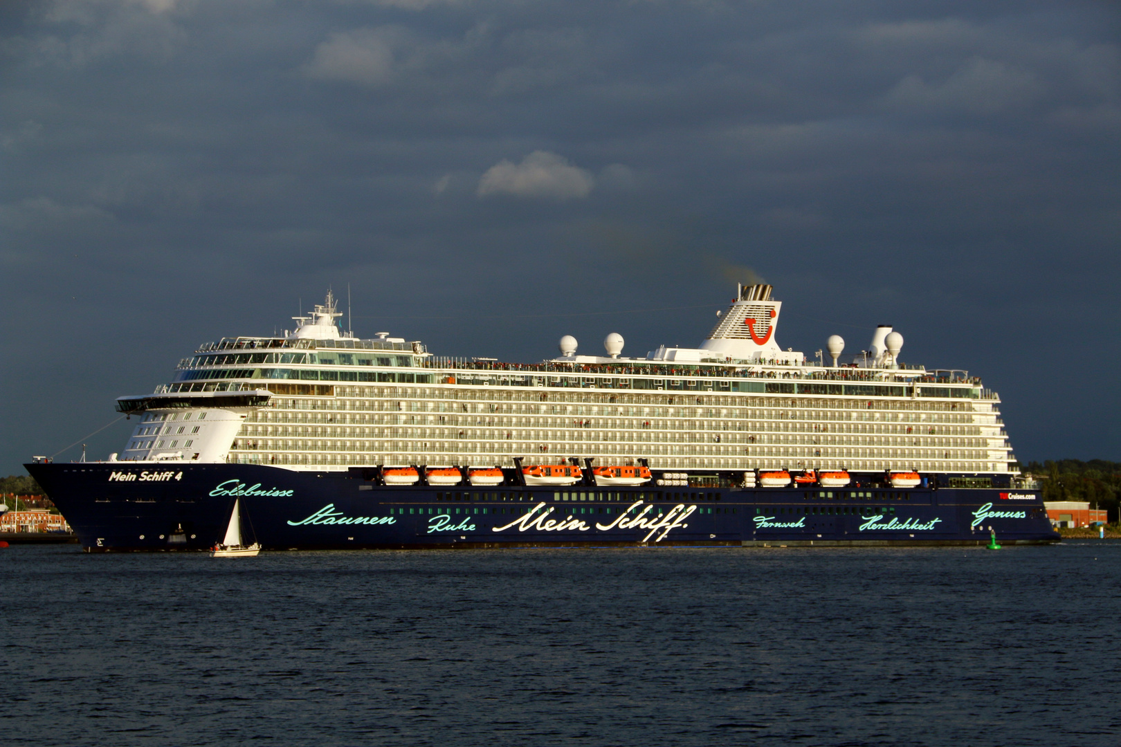 Mein Schiff 4 Foto & Bild schiff, verkehr, fahrzeuge Bilder auf Mein Schiff 4 Foto & Bild schiff, verkehr, fahrzeuge Bilder auf