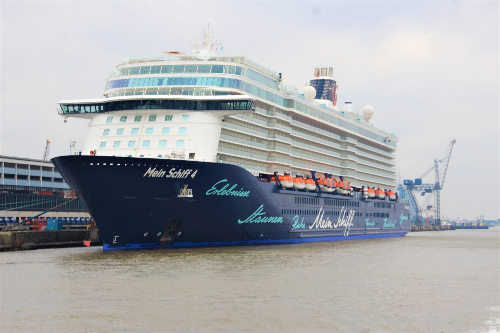 Mein Schiff 4