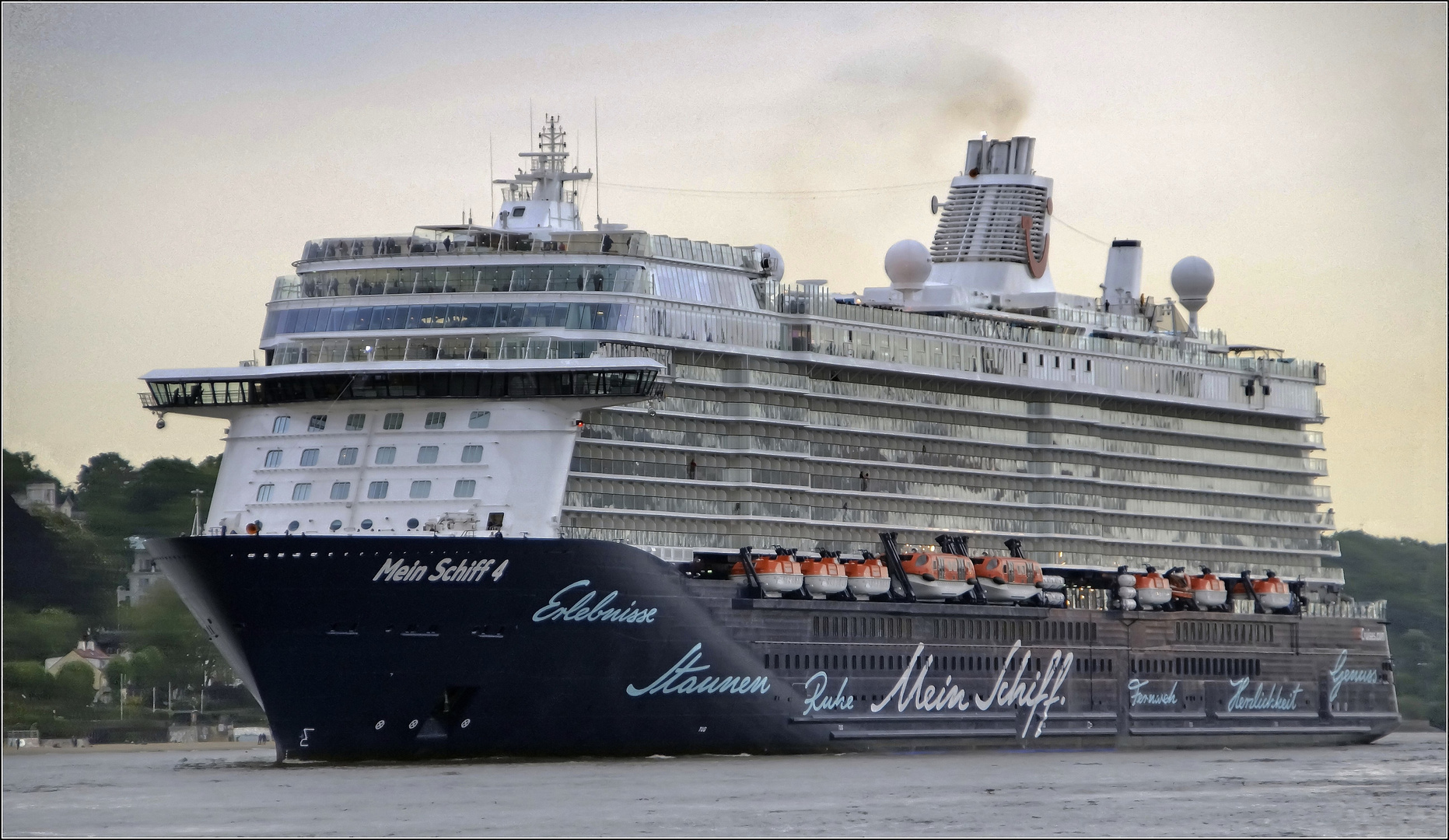 "Mein Schiff 4"