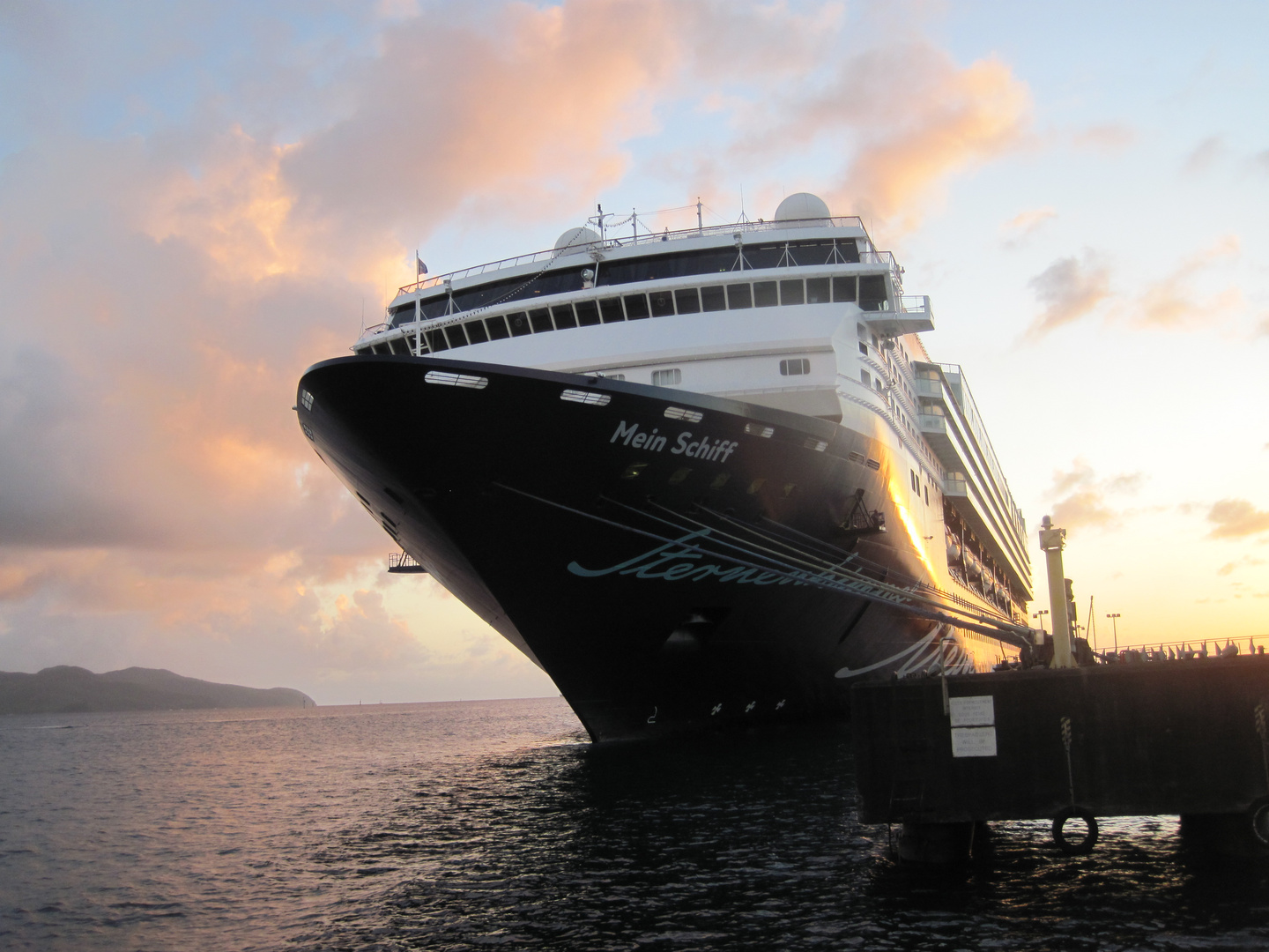 "Mein Schiff" vor Martinique