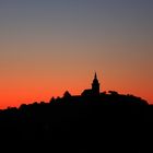 Mein Siegburg: Sonnenaufgang hinter der Michaelsberg-Silhouette