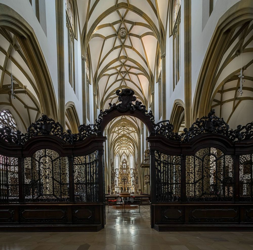 Mein"Blick ins Langhaus" in der Kirche St. Ulrich und Afra (Augsburg)