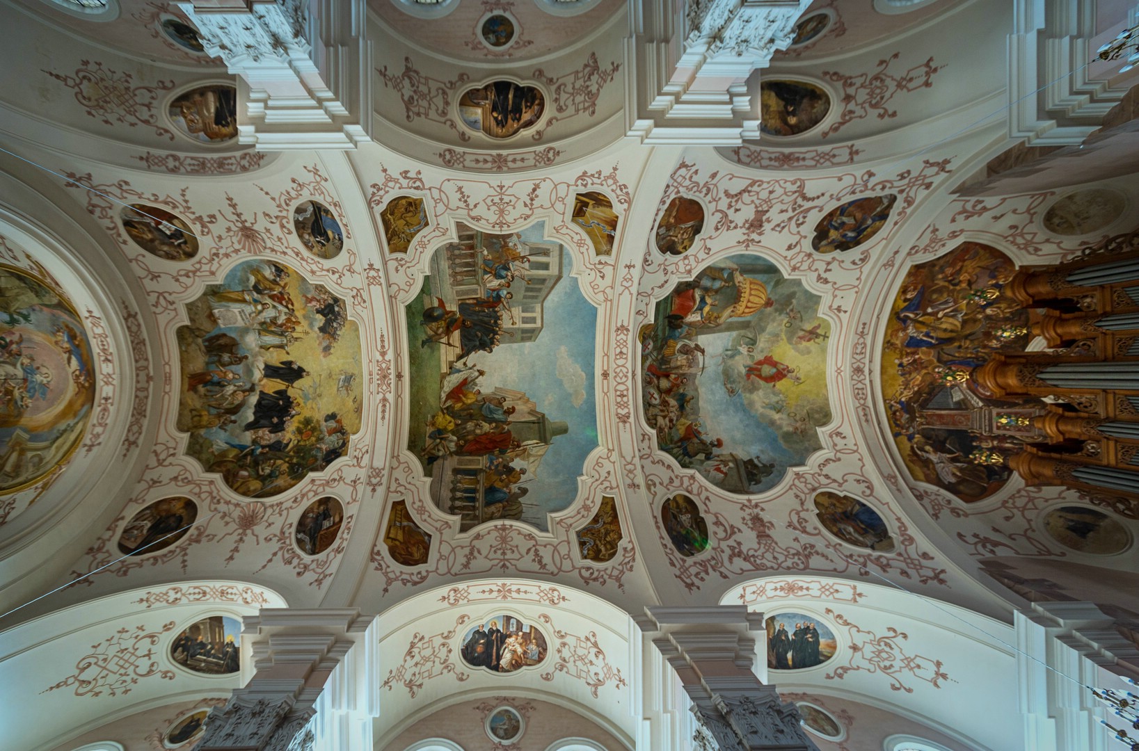 Mein"Blick nach oben" in der Kirche Eglise Saint-Maurice (Ebermunster)