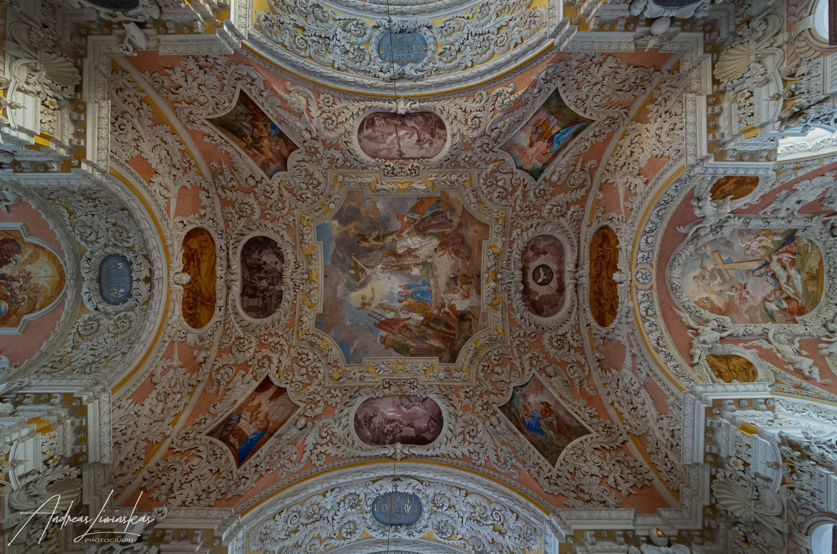  Mein"Blick nach oben" in der Wallfahrtskirche Vilgertshofen