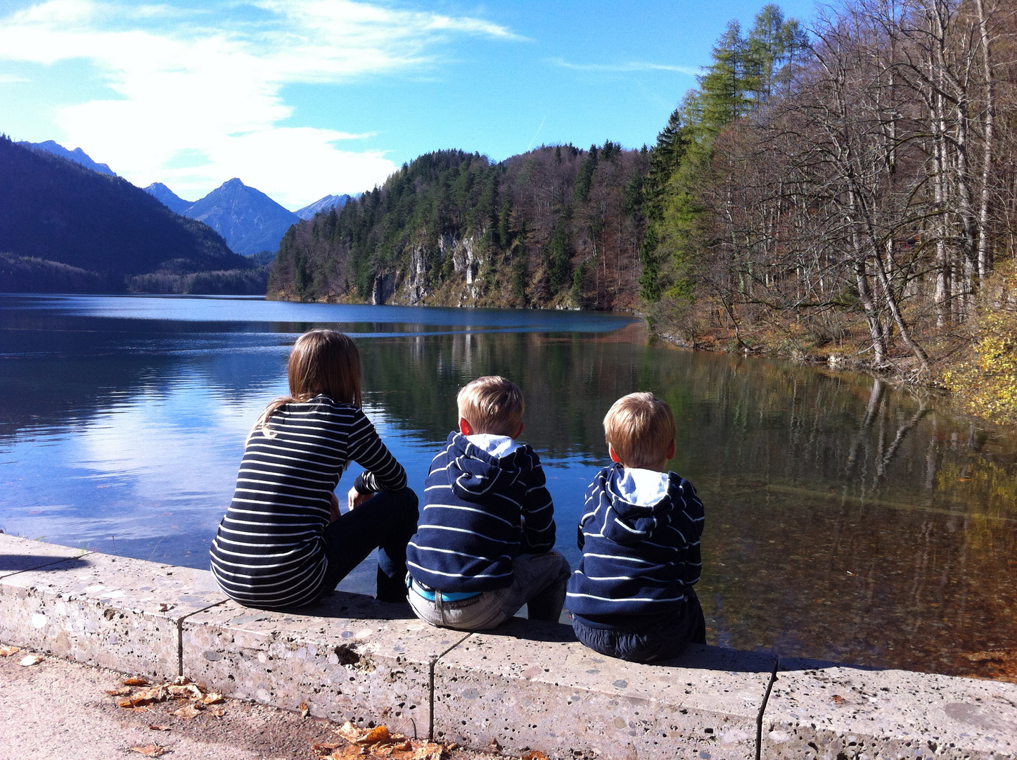 Meine drei im Herbst 2013 an einem See beim Schloss Neuschwanstein