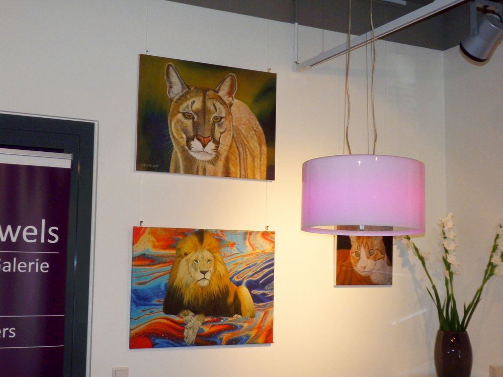 Meine erste Galerie-Ausstellung "Löwe im Farbwasserfall"