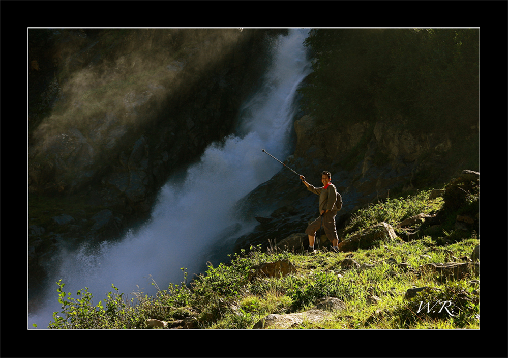 Meine Frau am Wasserfall.....