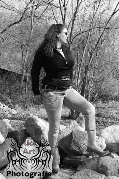 Meine Frau Schwarz Weiss Im Tal Foto Bild Portrait Portrait Frauen Outdoor Bilder Auf Fotocommunity