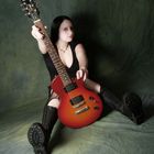 Meine Gitarre und ich ^^.