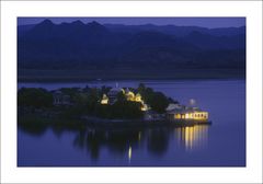 meine kleine Insel, See vor Udaipur, Rajasthan