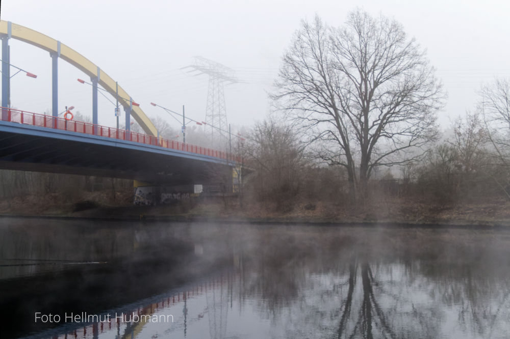 MEINE LIEBLINGSBRÜCKE IM WINTERNEBEL