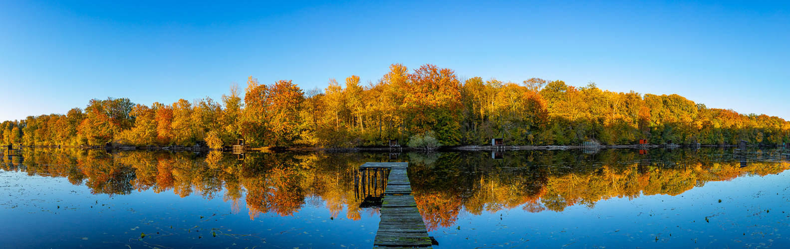 Meine Lieblingsspätherbstpanorama-Spiegelung