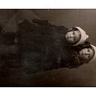 Meine Mutter und meine Patin 1915