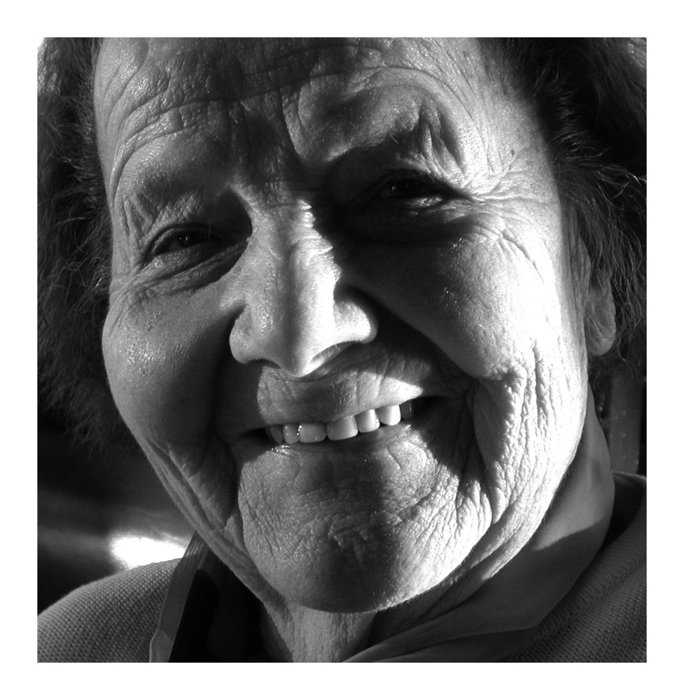 Meine Mutter zu FaschingsBeginn 2007 im zarten Alter von 88