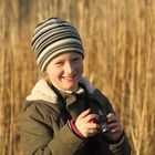 Meine Tochter beim ersten Fotografieversuch im Winter