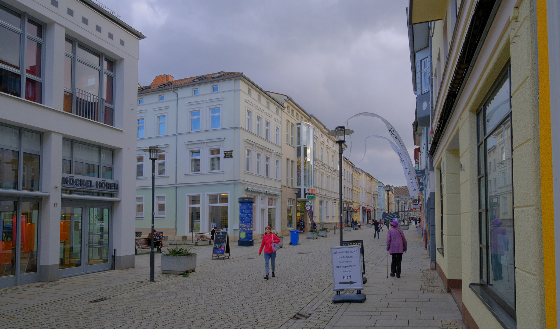 Meiningen, in der Hauptstraße (Meiningen, en la calle principal)