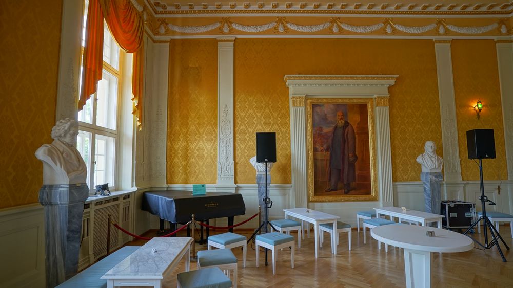 Meiningen, Theater, Foyer (Meiningen, teatro, en el vestibulo)