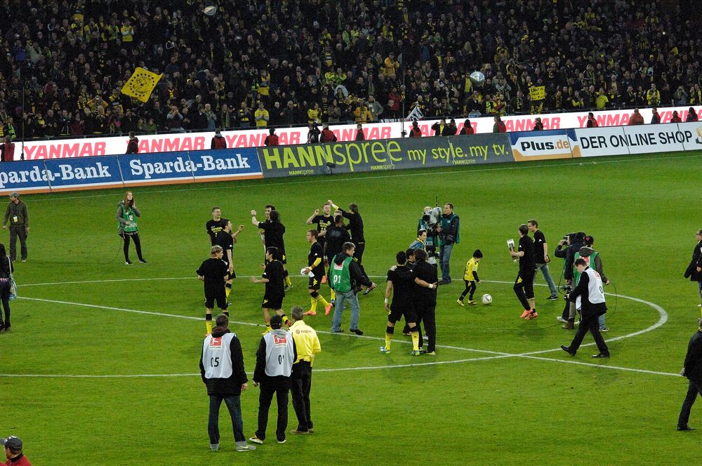 Meister Freude - Einer will noch Füßball spielen