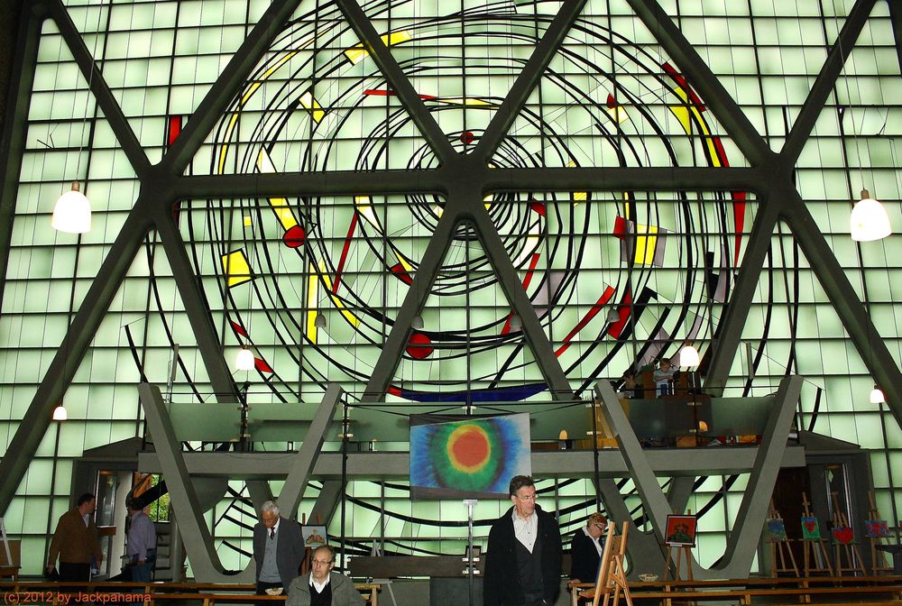 Meistermann-Kirchenfenster in der Kirche Heilig Kreuz, Bottrop